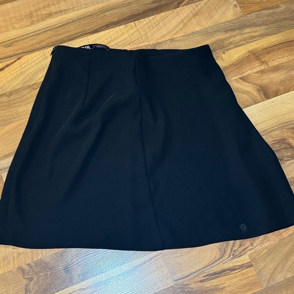 Zara Classic Black A-Line Skirt